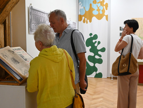 Zaproszenie na oprowadzanie kuratorskie po wystawie „Wielkie przesilenie. Dożynki Centralne w Koszalinie ‘75” (30 grudnia)